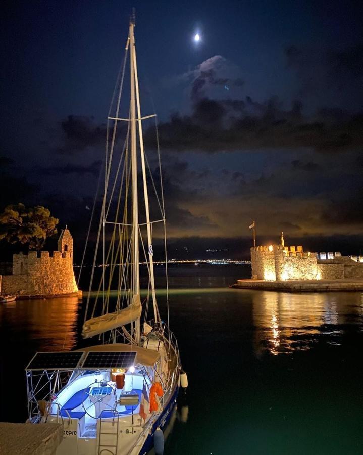 Nafpaktos Beach Luxury Suites Екстер'єр фото