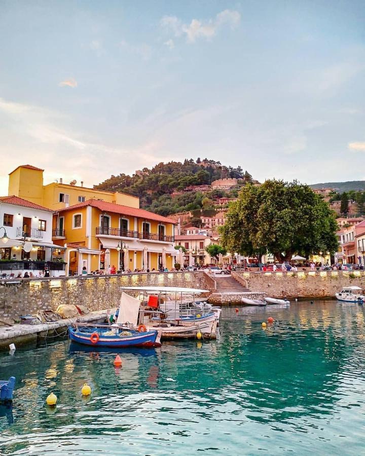 Nafpaktos Beach Luxury Suites Екстер'єр фото