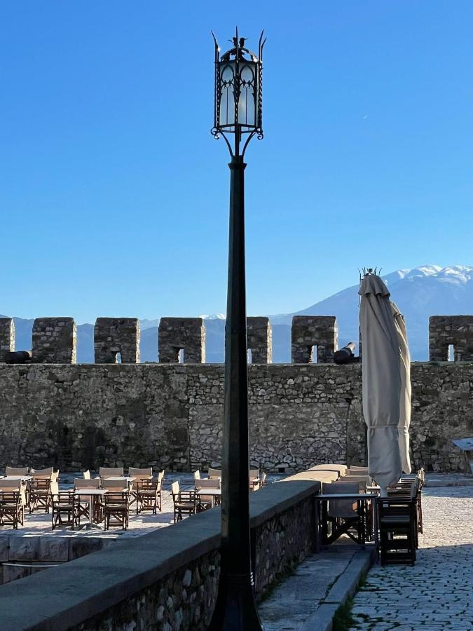 Nafpaktos Beach Luxury Suites Екстер'єр фото