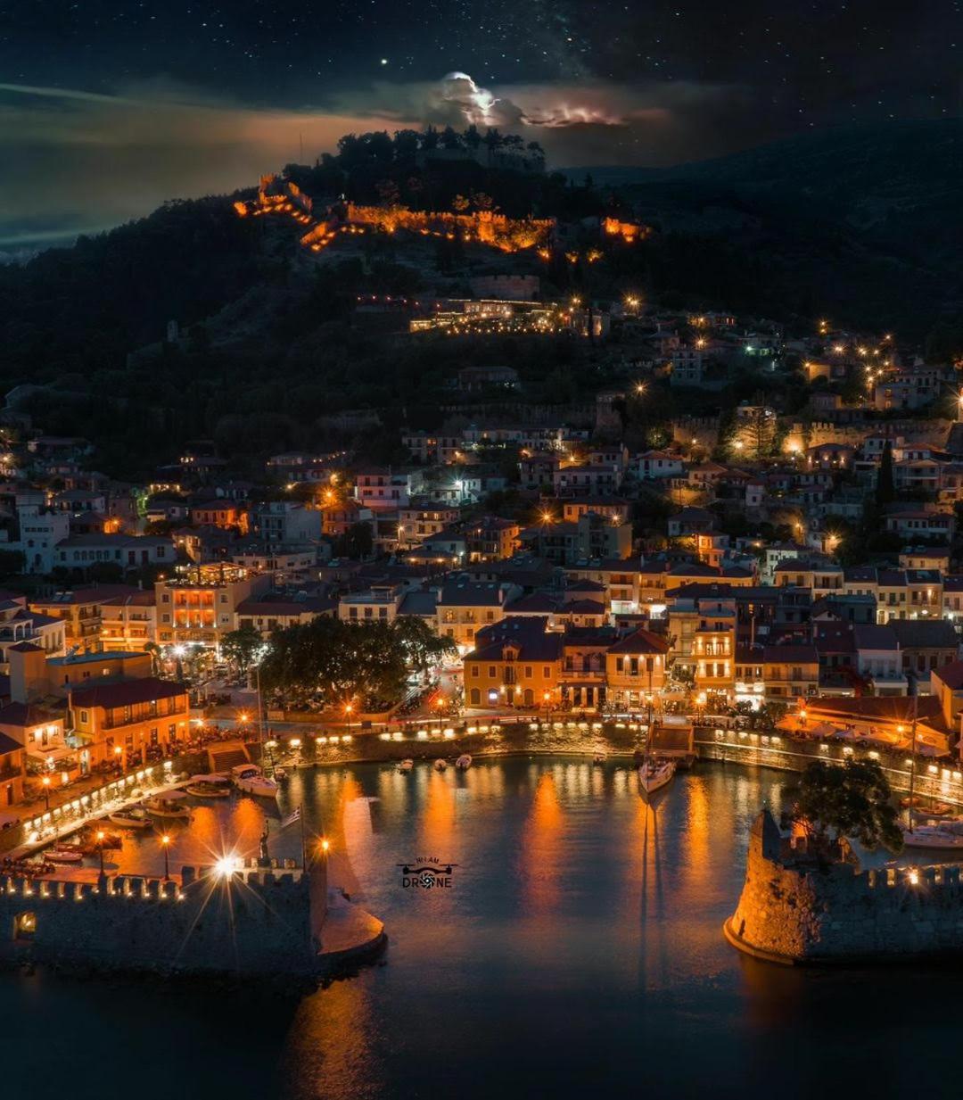 Nafpaktos Beach Luxury Suites Екстер'єр фото