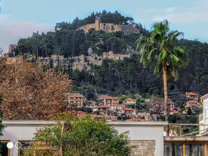 Nafpaktos Beach Luxury Suites Екстер'єр фото